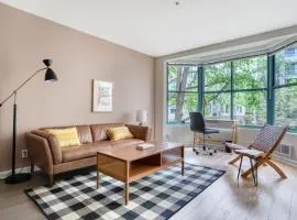 South Beach 2br w pool tennis spa SFO-1400