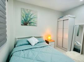 Modern Cozy Apartment 1 - Netflix & Free Parking, apartment in Angeles