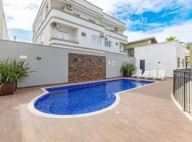 Aconchegante Apartamento em Condomínio com Piscina