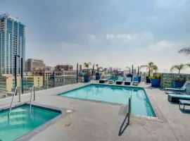 Downtown Los Angeles Condo with Shared Rooftop Pool!