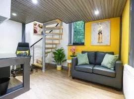 A102 Cheery Bright Loft