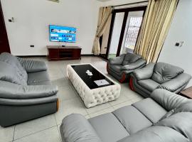 En-Suite Rooms W/Pool & Gym in Mikocheni Near Beach, hotel v destinácii Dar es Salaam