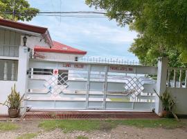 LUNA OSLOB TRAVELLERS INN - Beach Front, hotel in Oslob