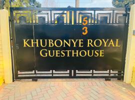 Khubonye Royal Guesthouse, hotell i Randjesfontein