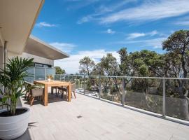 Beachfront Apartment with lots of Wow, beach rental in Rosebud