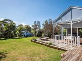 Barker Cottage with Spa in Flinders