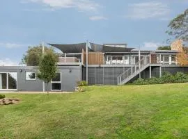 Devon Mt Martha Escape with Spa and Views