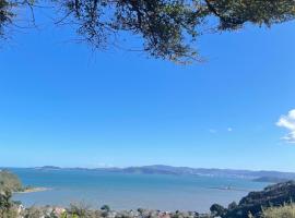 Sea views from holiday home, hotel a Lower Hutt