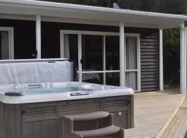 Lakeside Cottage with Jetty at Lake Tarawera