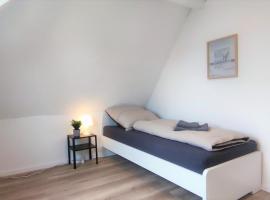 Moderne Monteurwohnung für 6 Personen bei Villingen-Schwenningen, TV, Einzelbetten, WLAN, Bettwäsche, Handtücher inklusive - TR01, hotel v destinaci Trossingen