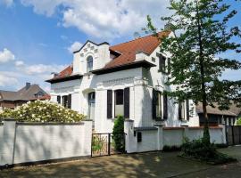 Historische Villa mit Garten, Luxus, hotell i Meerbusch
