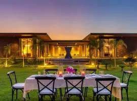 StayVista's Anantam - Luxury 4BR villa with Huge Swimming Pool in Delhi