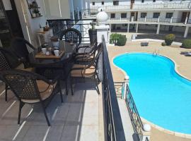 Paramount Gardens Resorts D204, apartamentai mieste Tersephanou