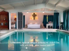 Suite Loft de la Sirène Grande piscine privée, hotel v destinaci Marais-Vernier