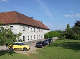 Pension Merkinger, hotel con estacionamiento en Behamberg