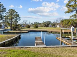Otter Banks Retreat home, hotel with parking in Harkers Island