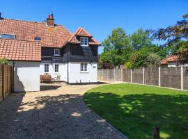 Bumble Bee Cottage, pet-friendly hotel in Burley
