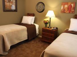 Eagle's Den Suites Cotulla a Travelodge by Wyndham, hotell i Cotulla