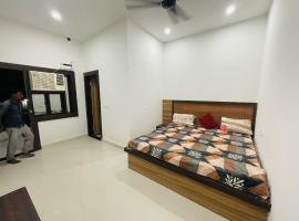 mukhiya garden, hotel v destinaci Mathura