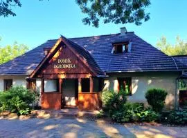 Hostel Domek Ogrodnika przy Muzeum w Przeworsku Zespole Pałacowo - Parkowym
