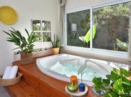 Suites Luka, lodge kohteessa Had Nes