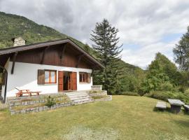 Chalet Chalet Elda by Interhome, hotel a Poira di Dentro