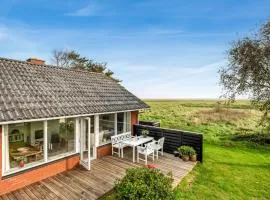 Holiday Home Emmik - 600m from the sea in Western Jutland by Interhome
