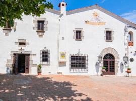 NEW Can Blanch 16th Century Masía Pool Chapel, hotel in Argentona