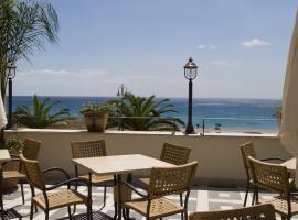 Palazzo Reginella, hotel in Bovalino Marina