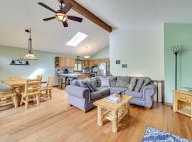 Ski, Hike and Stay Cozy Family Cabin in Lake Ariel!