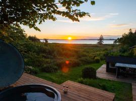 Lovely Cottage With Wilderness Bath And View: Holbæk şehrinde bir otel