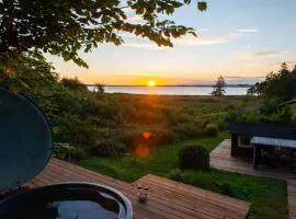 Lovely Cottage With Wilderness Bath And View