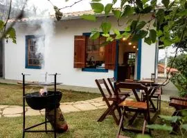 Charme Colonial, Pet Friendly, com garagem e deck com vista para Serra de São José