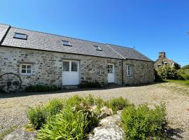 The Cowshed @ Trefechan Wen、Llanwndaの駐車場付きホテル