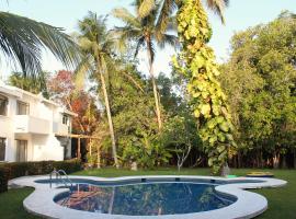 Casa en la playa en Club Santiago Manzanillo, villa en Manzanillo