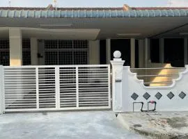 SunShine HomeStay (Budiman)