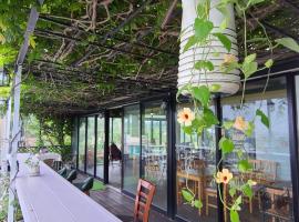 JEJU Doldam B&B, homestay in Seogwipo