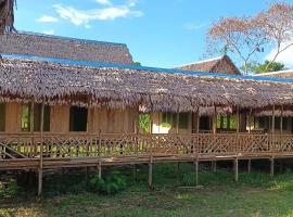 Canoa Inn Natural Lodge, hotell i Iquitos