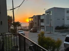 Beachfront Studio in Manhattan Beach, hotel in Hermosa Beach