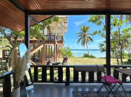Beachfront house in Chaloklum, hotel with pools in Mae Haad
