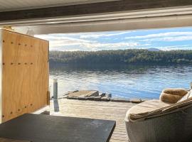 Beautiful Home In Skodje With Wifi – dom wakacyjny w mieście Tennfjord