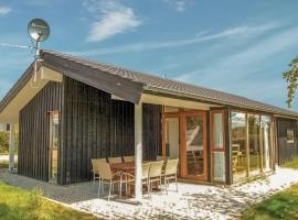 Awesome Home In Rnde With 3 Bedrooms And Wifi, beach rental in Rønde