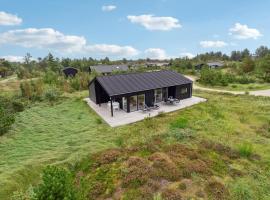 Cozy Home In Fjerritslev With Kitchen, hytte i Slettestrand