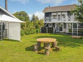 Two-Bedroom Holiday Home In Hemmet, Hotel in Hemmet