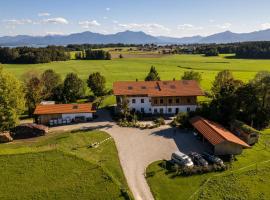 Fembacher Alm, hotel v destinaci Seeon-Seebruck
