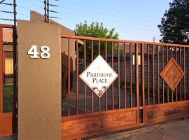 Partridge Place, acomodação com cozinha em Kempton Park