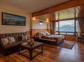 StayVista's Himalayan Horizon - Mountain & Valley-View Villa with Heater, hotel in Gangtok