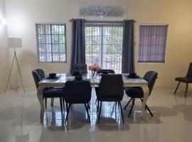 Tropical Paradise Retreat in St Ann's, hotel in Priory