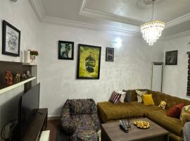 Cozy one bedroom, Lekki-ikate, hotel cu parcare din Lagos