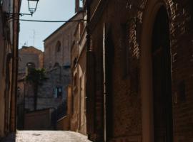 Hotel Oviv dimora del borgo，阿庫亞維瓦皮切納的飯店